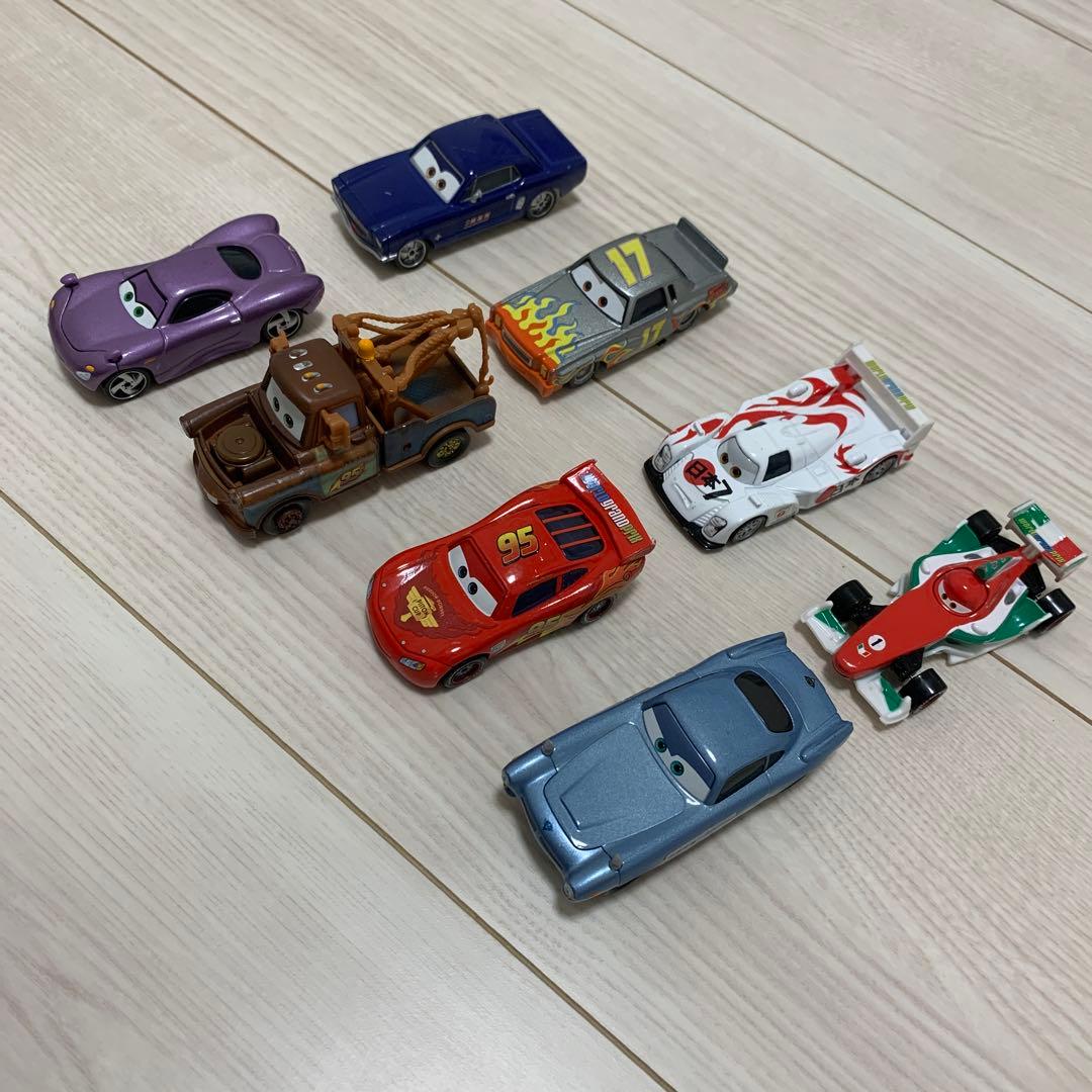 カーズ キャリアカー トラック ミニカーセット 収納 Disney Pixar