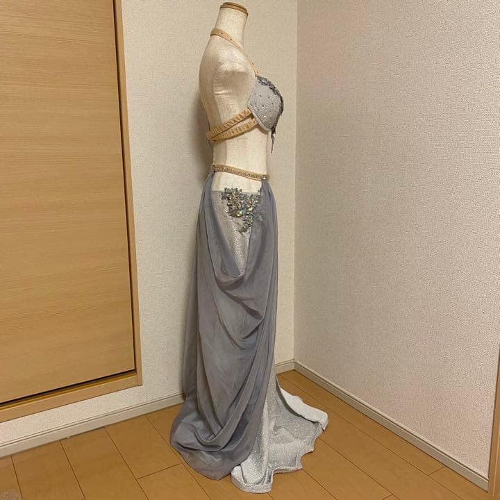 最大値引き！　ベリーダンス　シルバー　ラメ　衣装