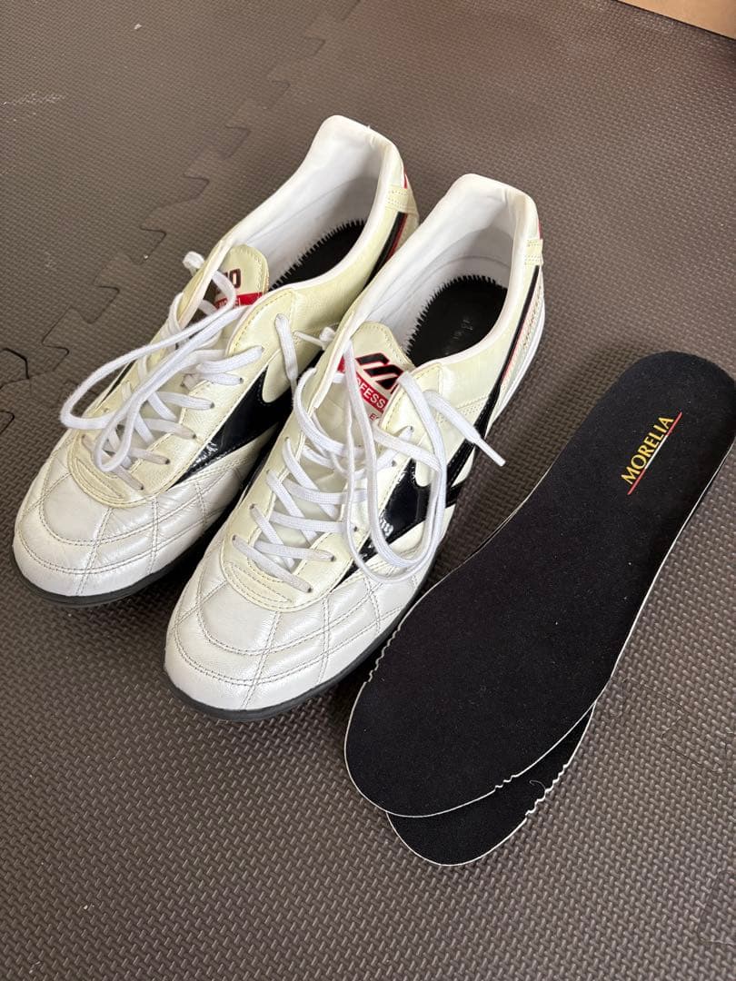 Mizuno Morelia フットサルシューズ ホワイト/ブラック