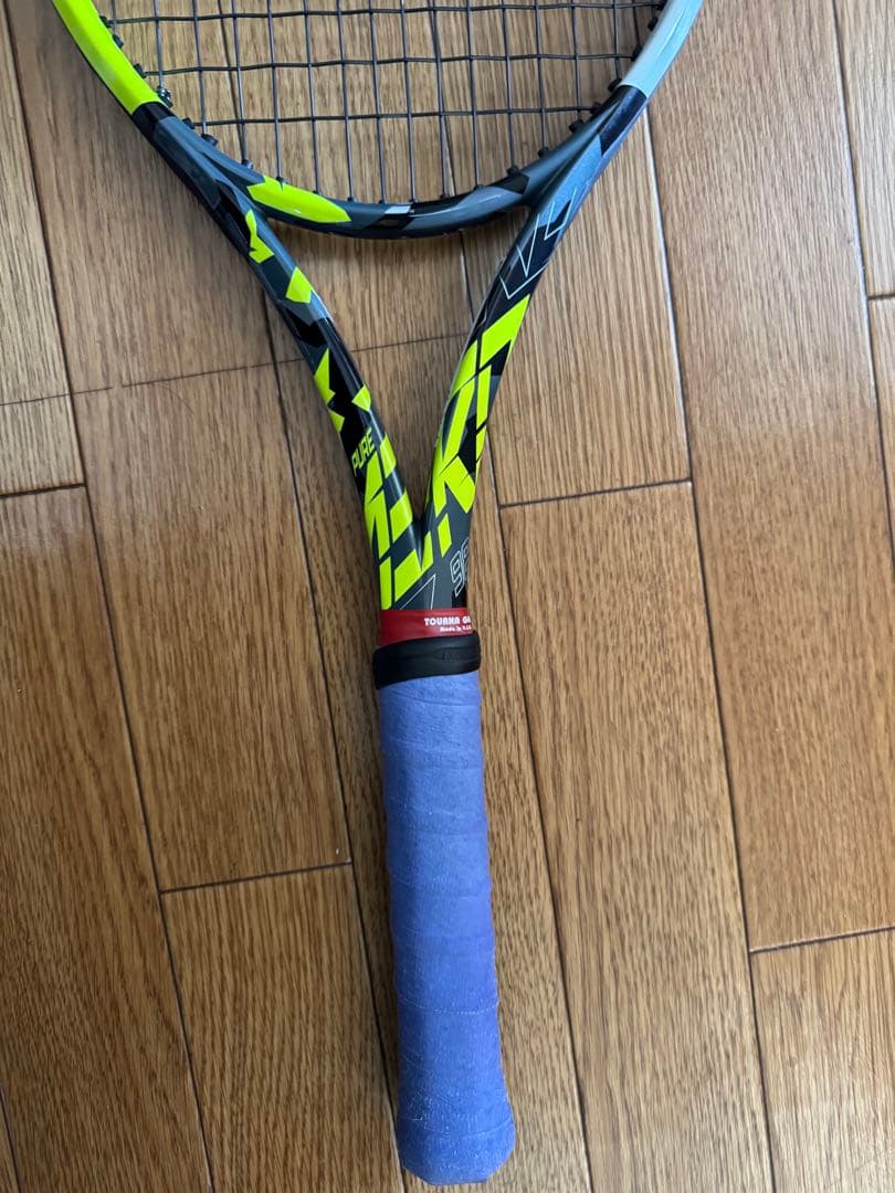 Babolat ピュアアエロ98 2023年モデル グリップ2