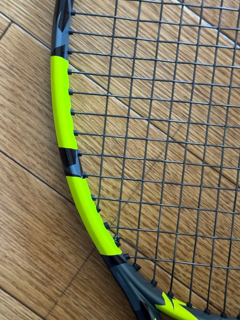 Babolat ピュアアエロ98 2023年モデル グリップ2