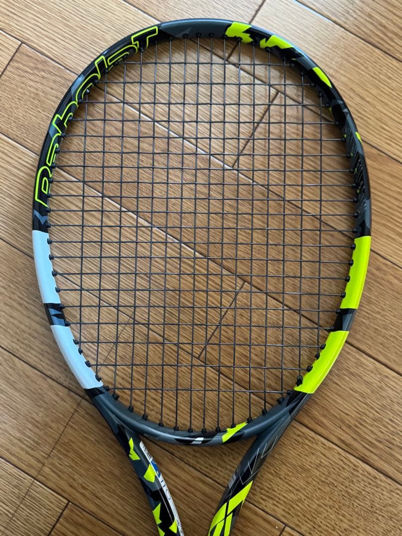 Babolat ピュアアエロ98 2023年モデル グリップ2