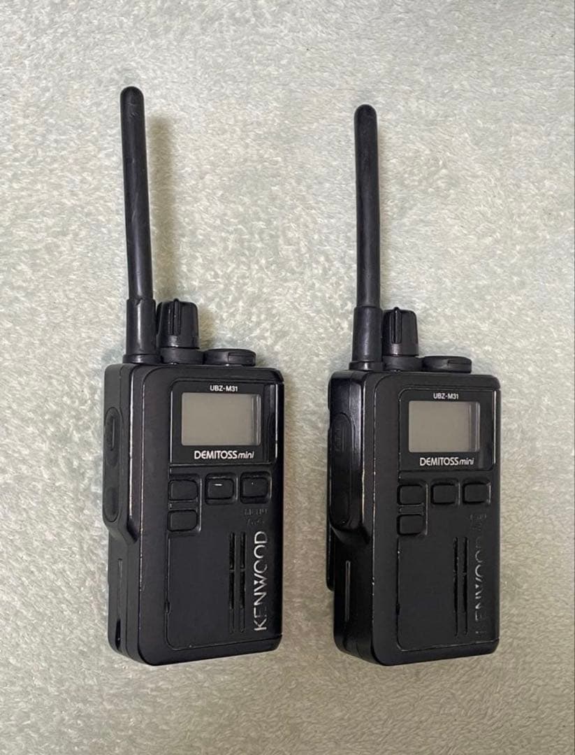 UBZ-M31 KENWOODトランシーバー　4台セット タイピンマイク付き