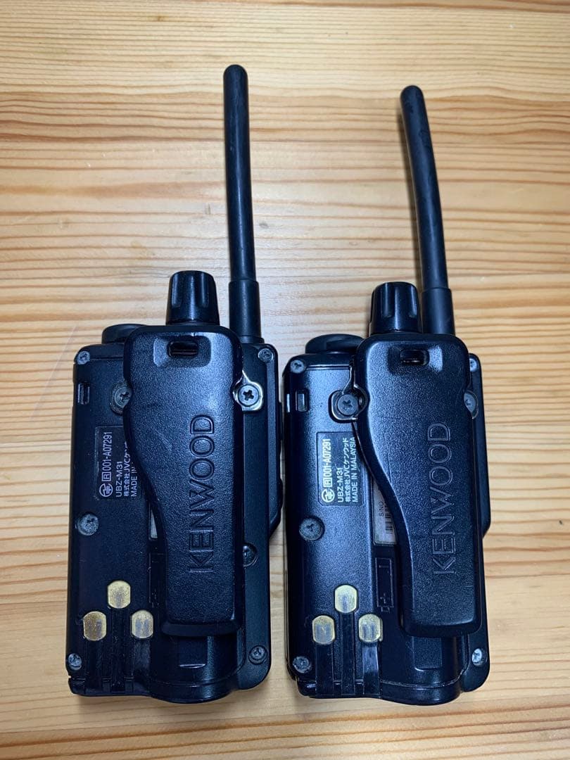 UBZ-M31 KENWOODトランシーバー　4台セット タイピンマイク付き