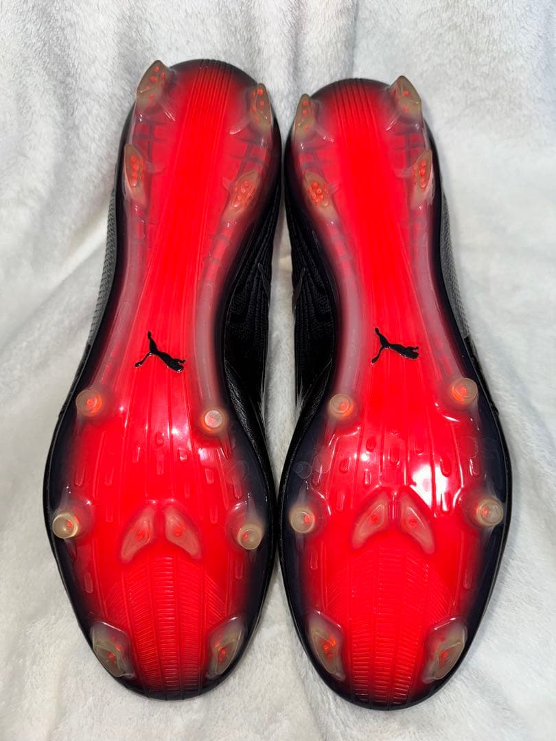 PUMA ONE サッカーシューズ 黒/オレンジ