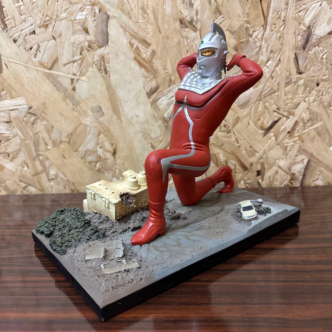ウルトラセブン　スタチュー　茨木彰さん直筆サインつき