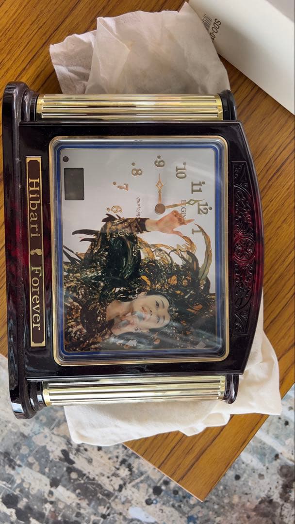 美空ひばり　Hibari Forever 時計と手鏡・箸セットと皿
