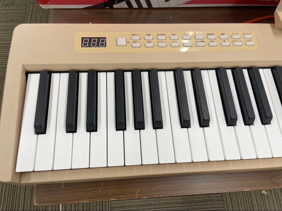 電子ピアノ　88鍵盤　充電タイプ　スリム軽量 オークベージュ