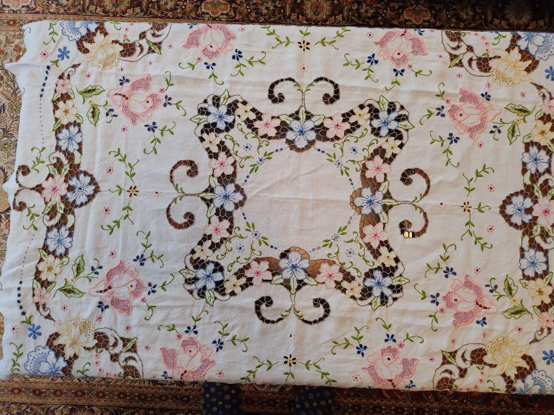 花柄刺繍付きレーステーブルクロス　ビンテージ