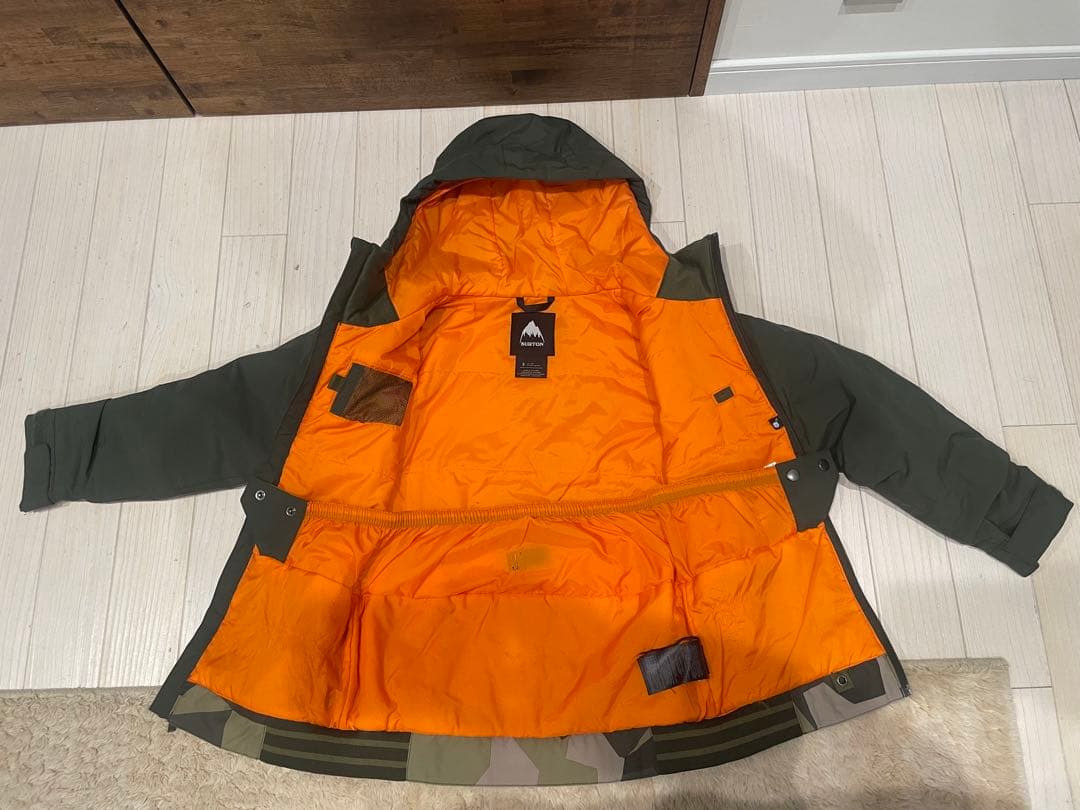 バートン（BURTON）キッズ　スキー・スノボウェア上下セット Sサイズ　120