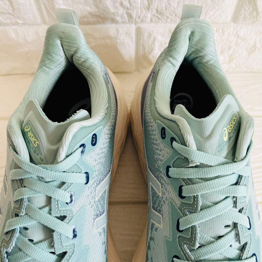 【美品】ASICS NOVABLAST4 27cm ランニングシューズ