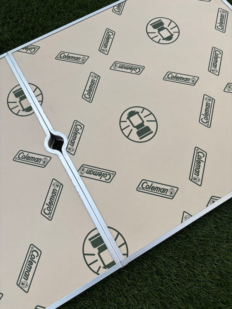 Coleman 折りたたみアウトドアテーブル