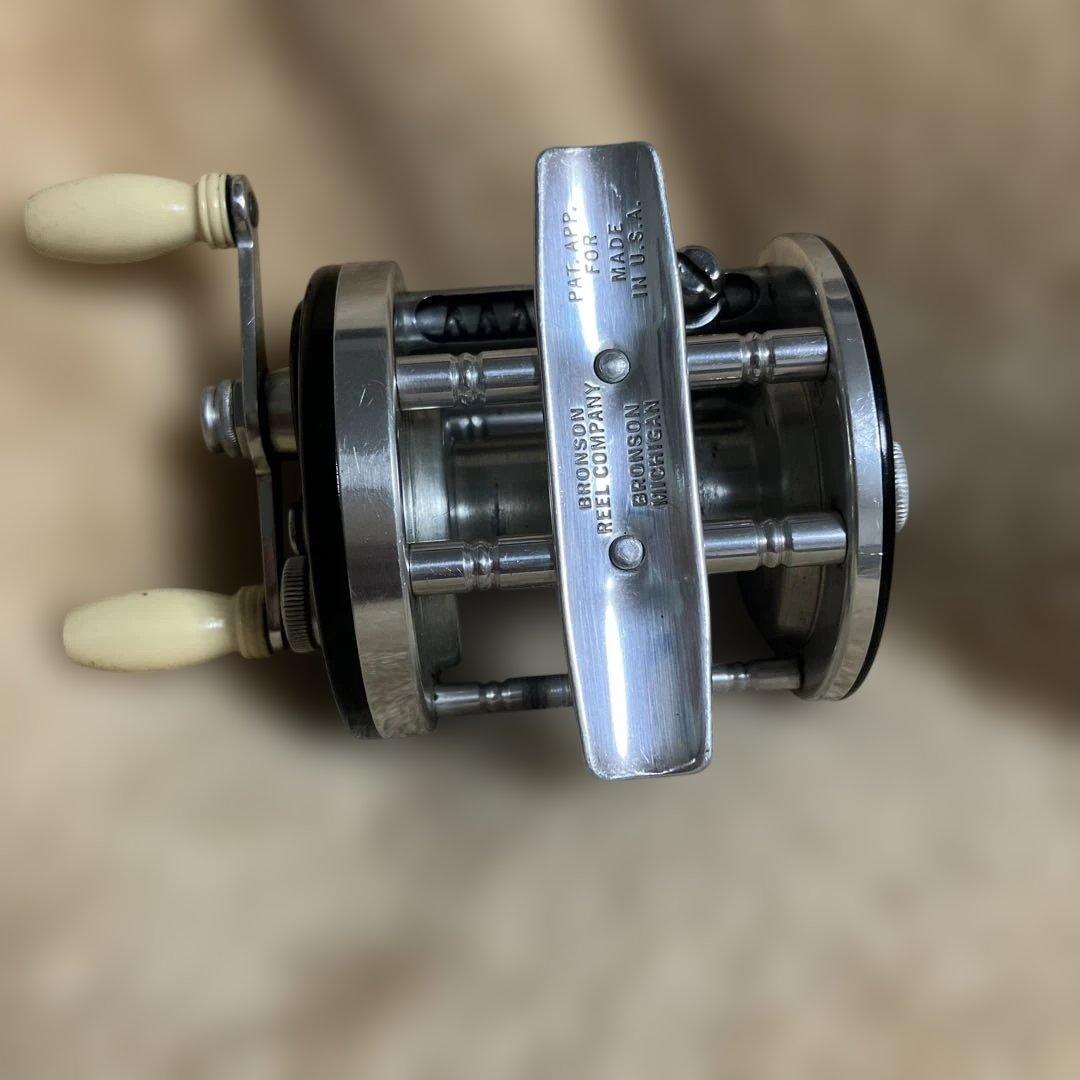 リール Bronson Coronet 25