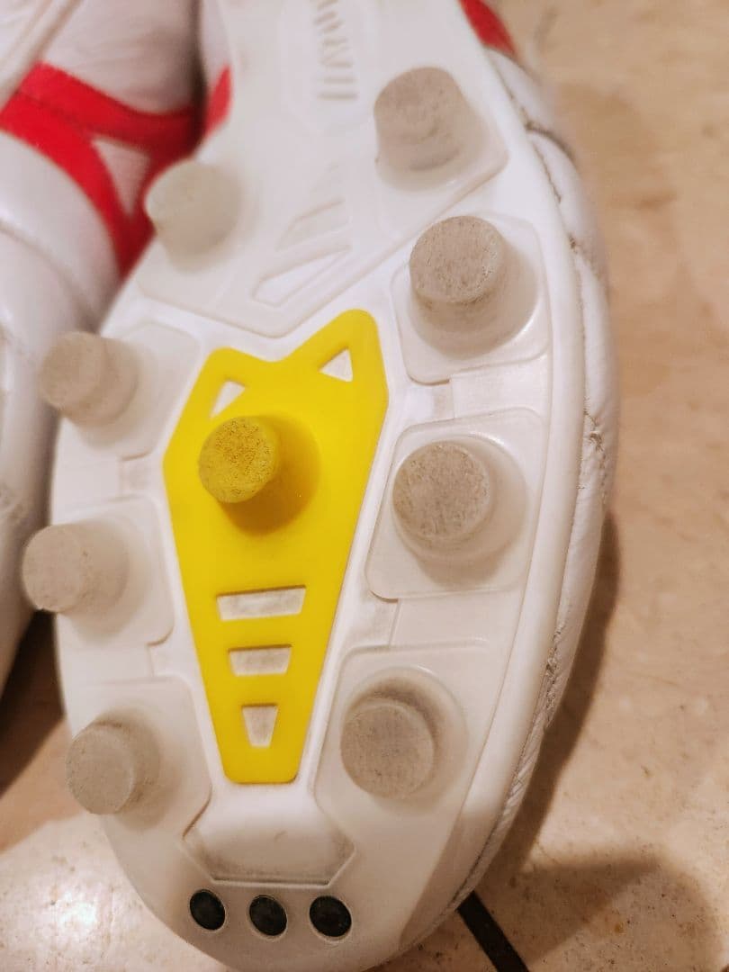 Mizuno Morelia ホワイト/レッド スパイク
