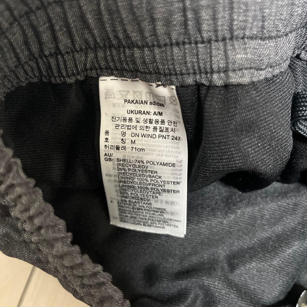 新品未使用　adidas グレー ジャージパンツ 3本ライン　黒　ブラック