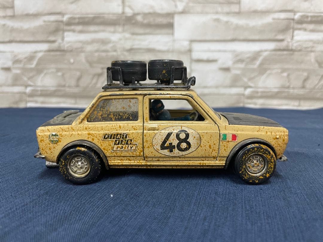 イタリア　S7 FIAT 128 POLITOUS SCALA1/25