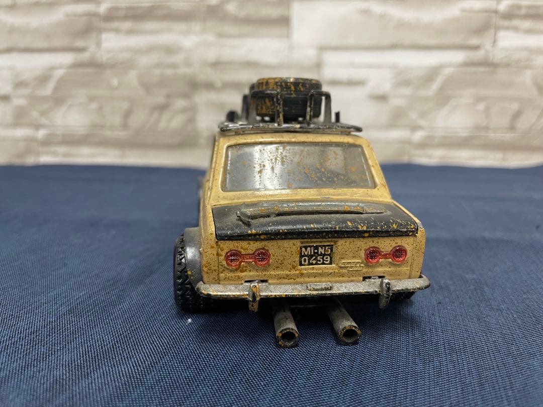 イタリア　S7 FIAT 128 POLITOUS SCALA1/25