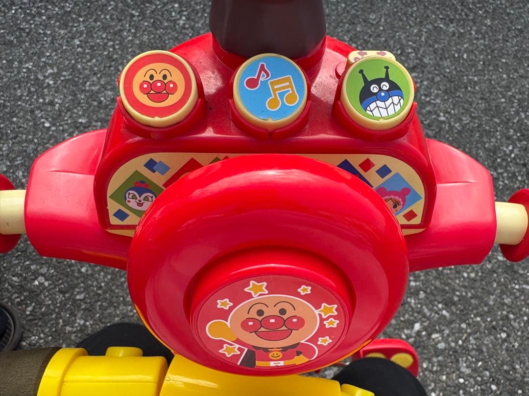 美品　アンパンマン　三輪車