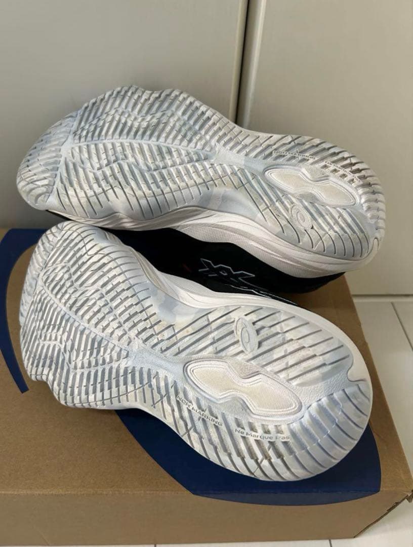 アシックス NOVA SURGE LOW ノヴァサージロー