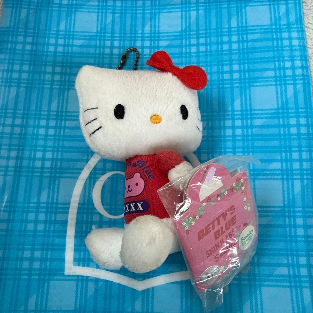 BETTY'S BLUE×ハローキティコラボぬいぐるみキーホルダー
