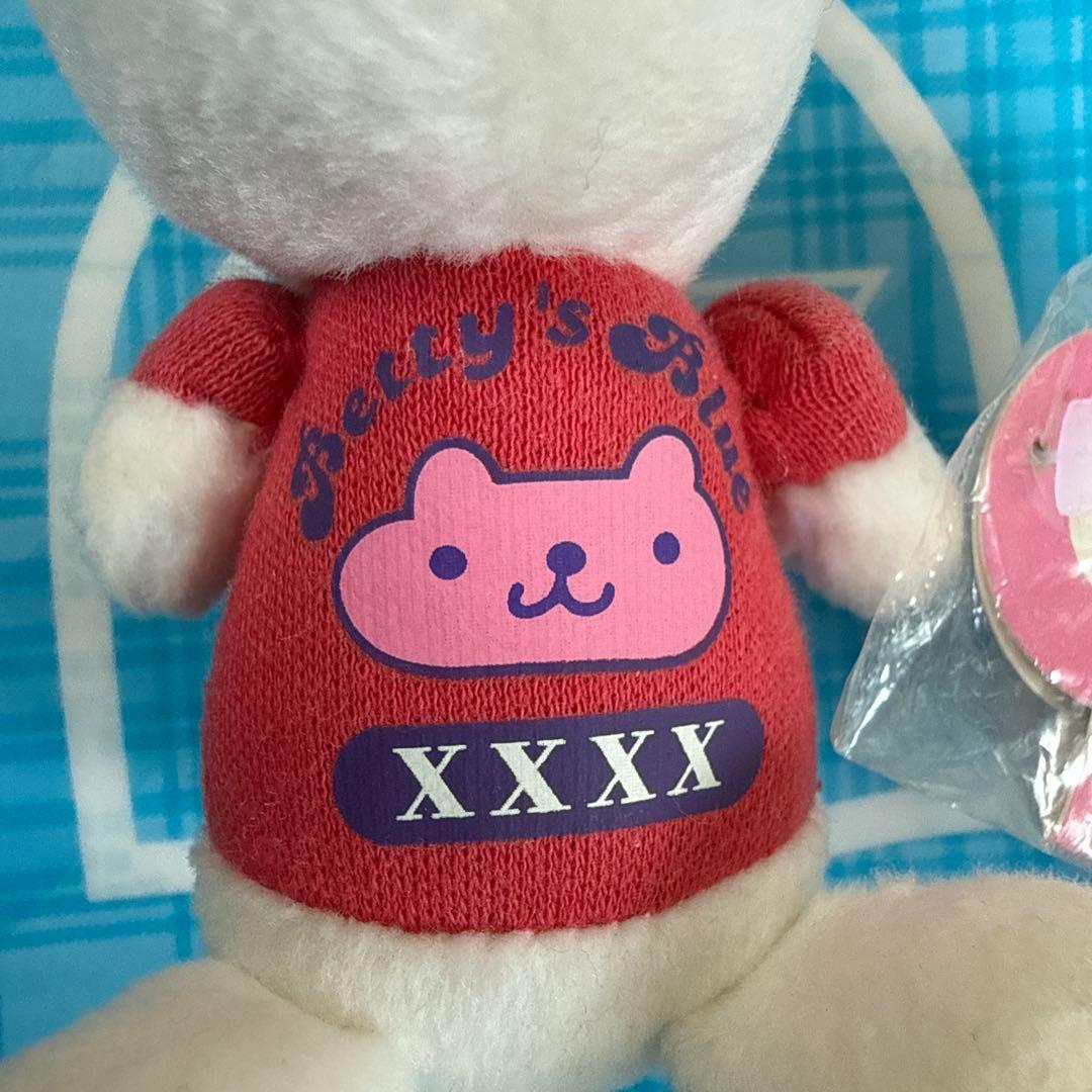 BETTY'S BLUE×ハローキティコラボぬいぐるみキーホルダー