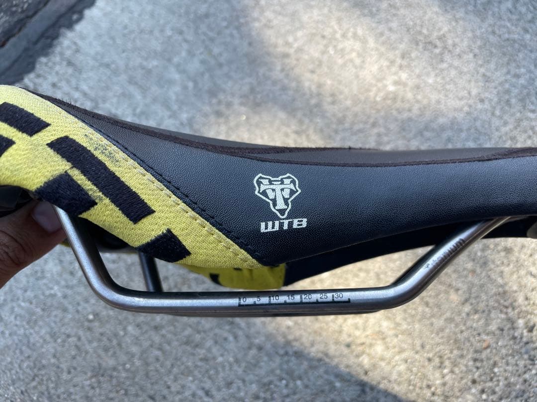 k*o様 WTB Yeti Cycles純正サドル 黒/黄色
