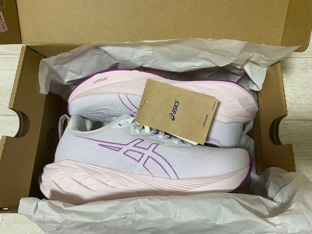 ASICS ノヴァブラスト4 23.0cm