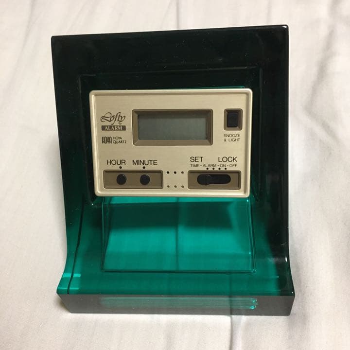 HOYA  Crystal デジタル時計　グリーン