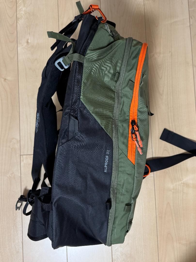 Deuter Alproof 32 アバランチエアバッグシステム