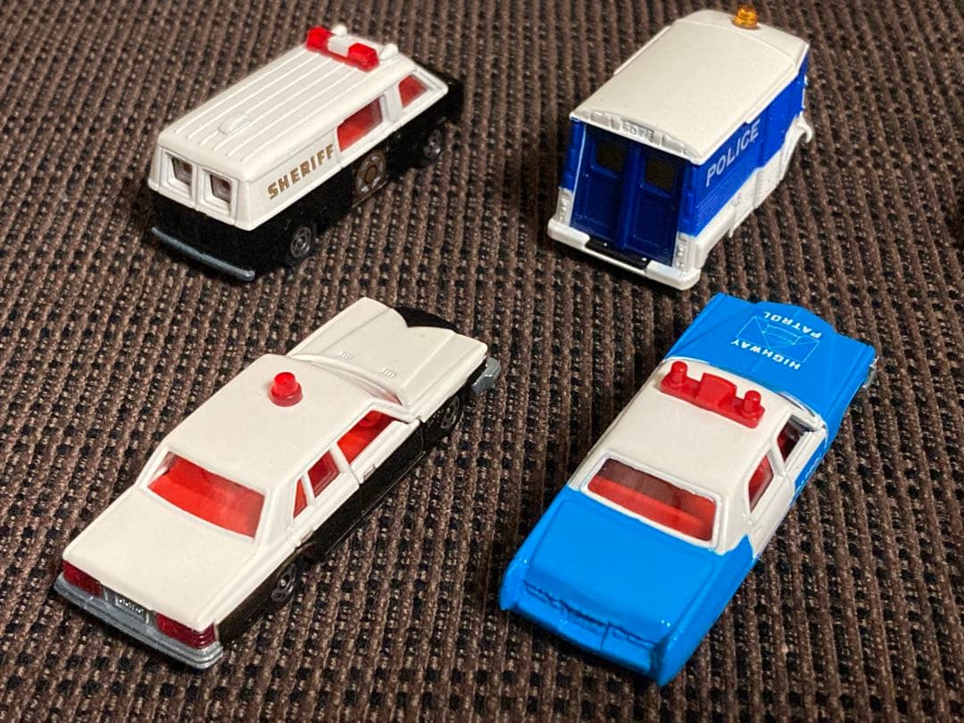 トミカ 世界のポリスカーセット クラウン キャデラック ミニクーパー 等 日本製