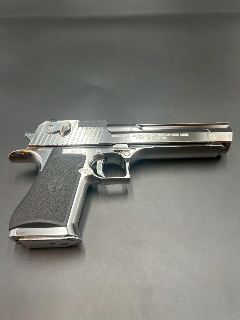 【美品】デザートイーグル　エアーガン　.50AE クロームステンレス