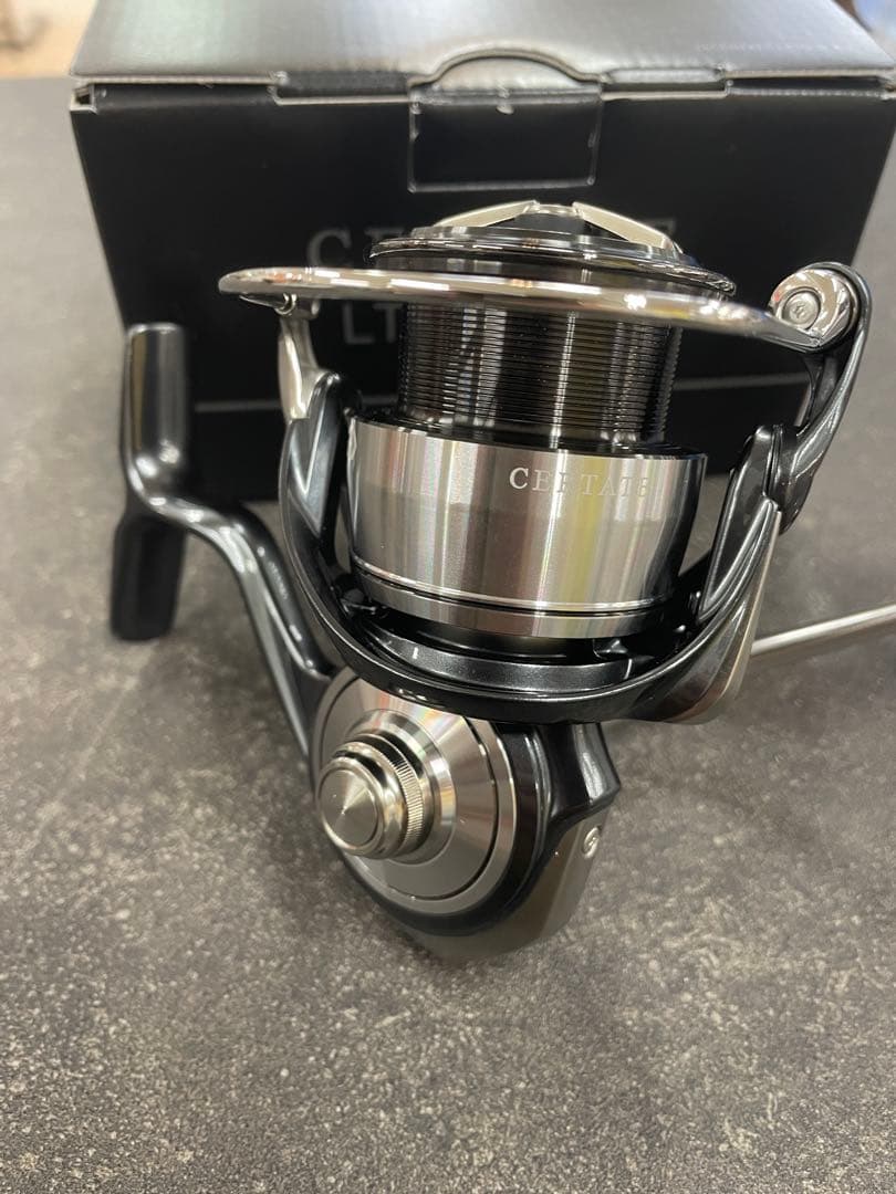 3回のみ使用ダイワ　DAIWA 24セルテート　LT 3000 XH