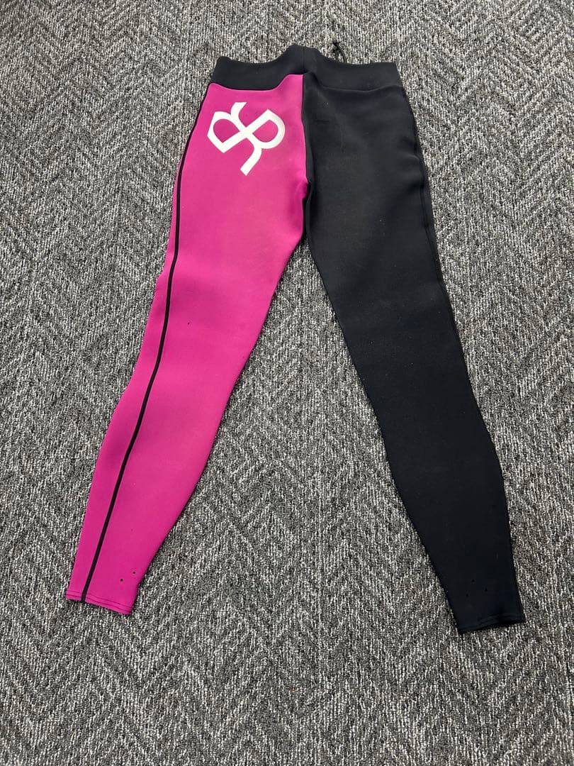 RASH Wetsuits ラッシュウェットスーツ ピンクと黒 コンビネーション