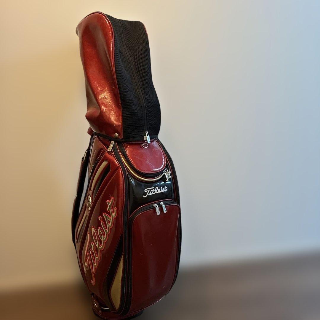 Titleist 赤 キャディバッグ フード付き（限定品、アスリートモデル）