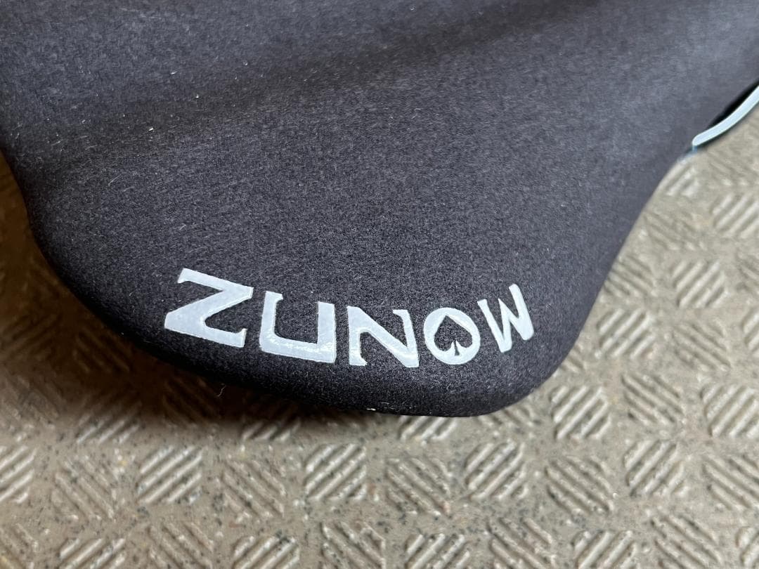 ZUNOW ブラックスエードサドル（新品未使用）