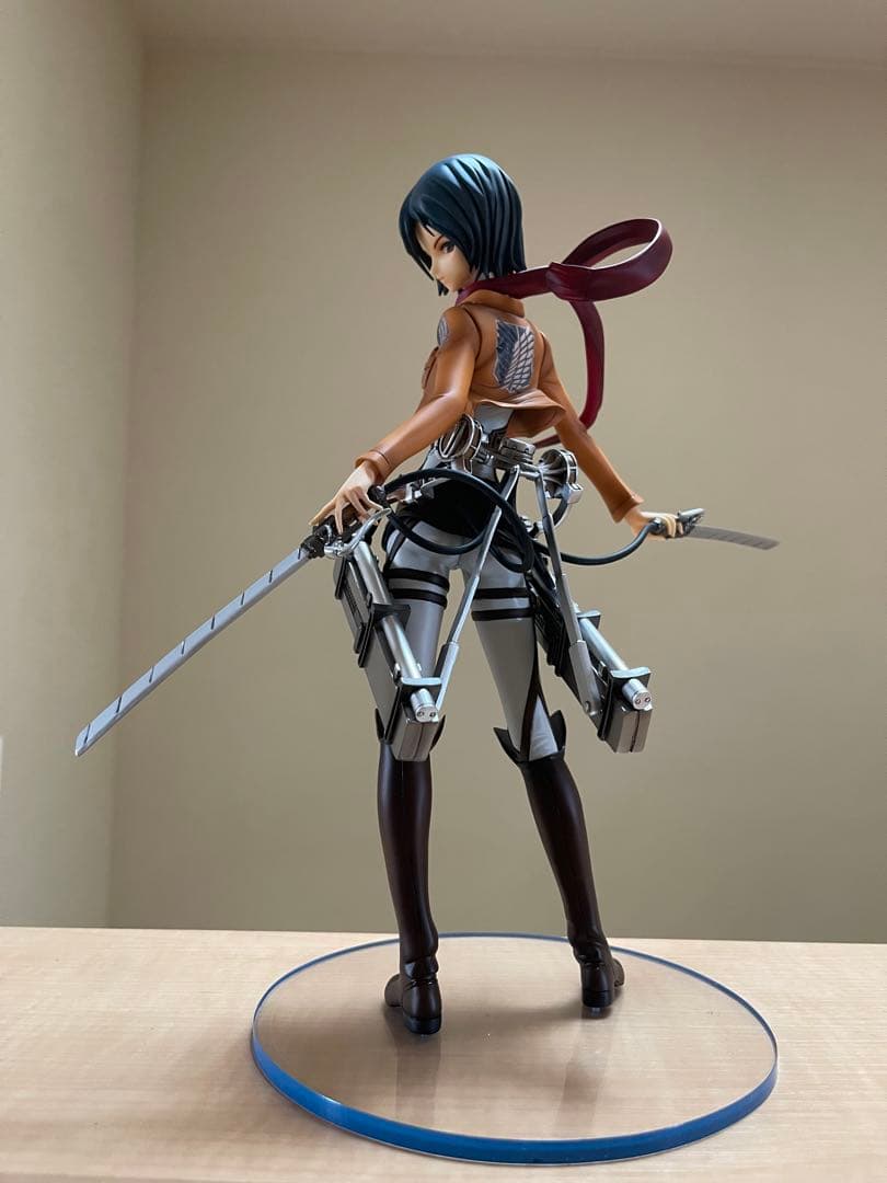 一品物　完成品　進撃の巨人　ミカサ・アッカーマン　高さ 約27cm 　フィギュア