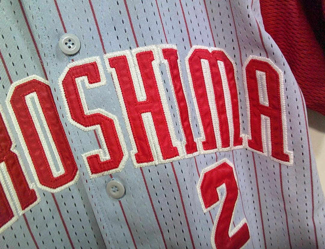 S灰赤２《貴重》デサント◇広島カープ　CARP　東出 輝裕２番　刺繍 ■プロ野球
