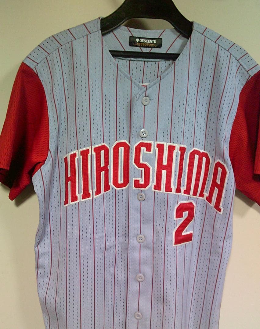 S灰赤２《貴重》デサント◇広島カープ　CARP　東出 輝裕２番　刺繍 ■プロ野球