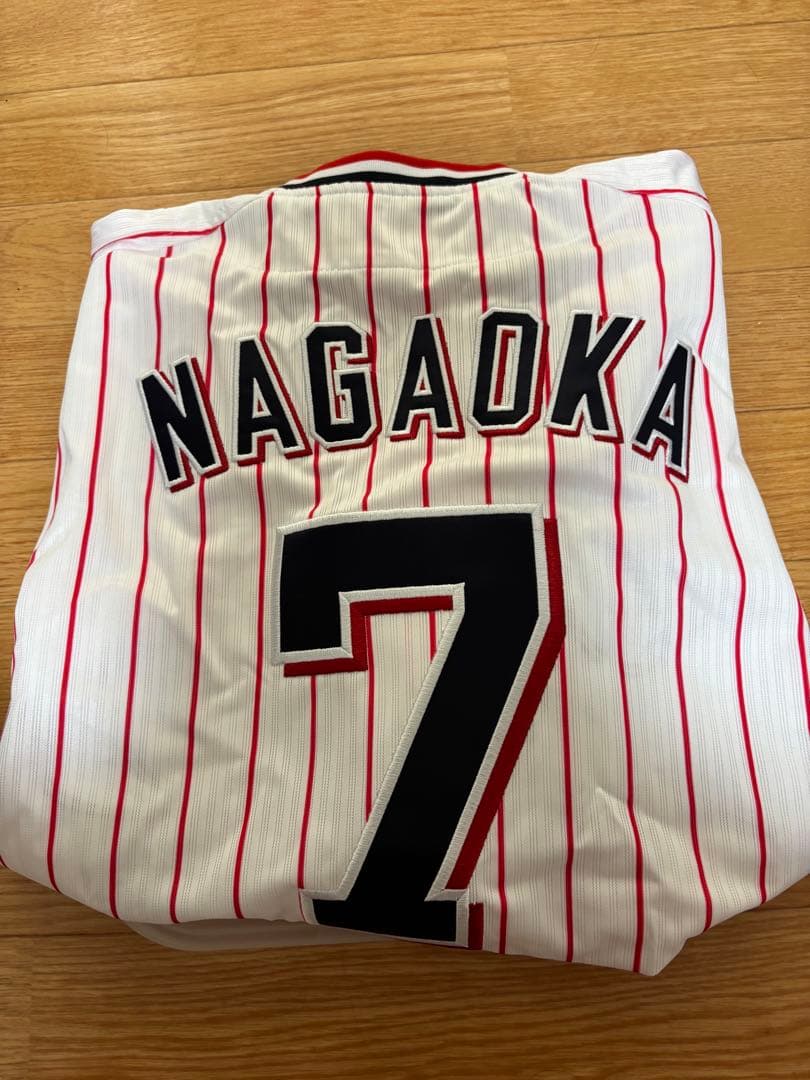 ヤクルト長岡選手ユニフォーム