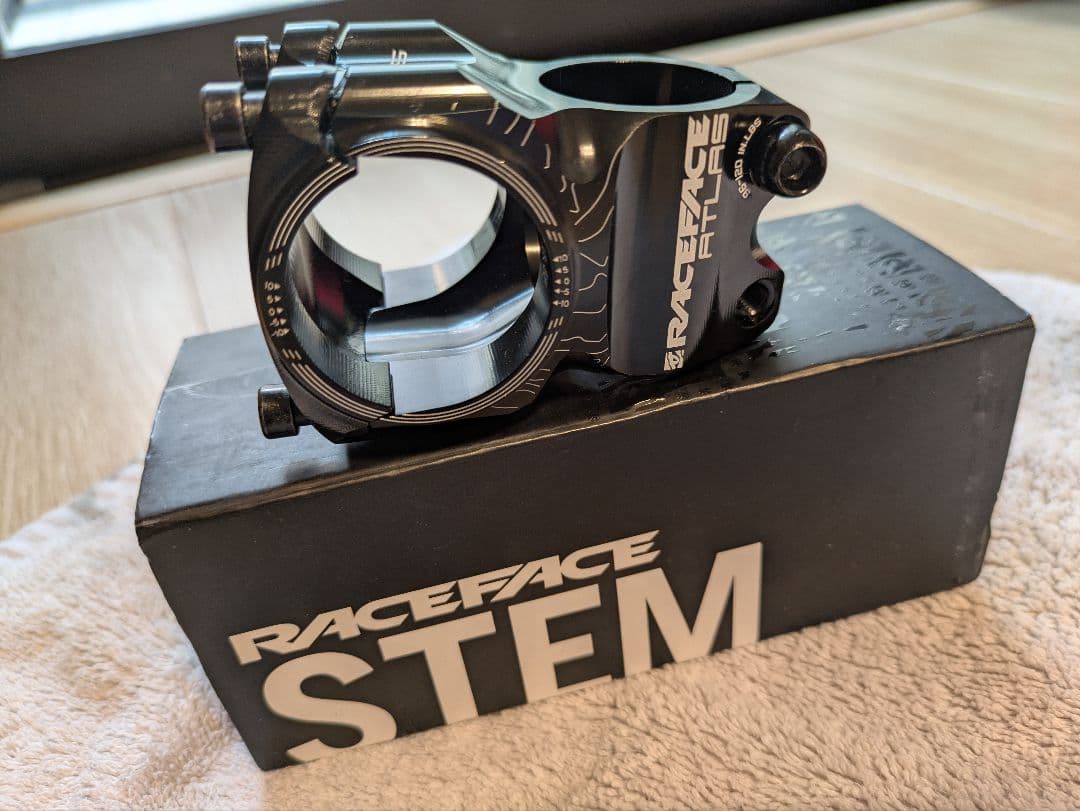RACEFACE ATLAS ステム クランプ径35ミリ　長さ35mm