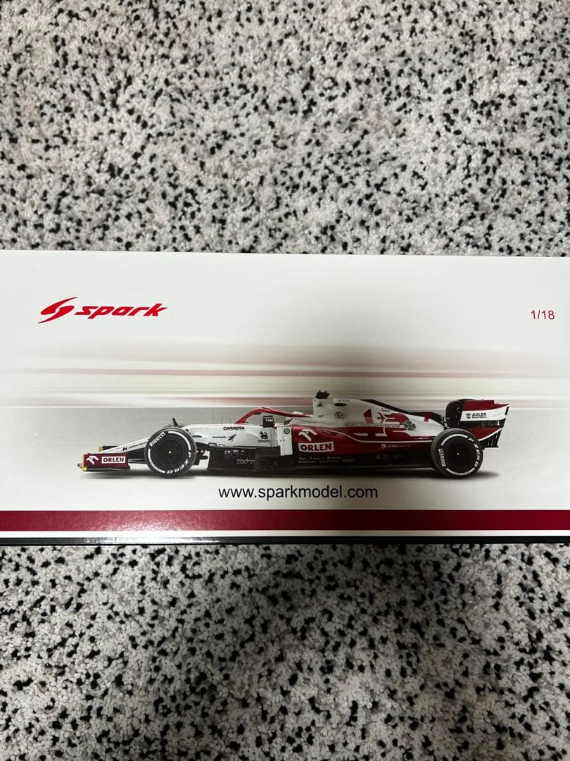 新品 1/18 スパーク ライコネン アルファロメオ 2021 ラストレース