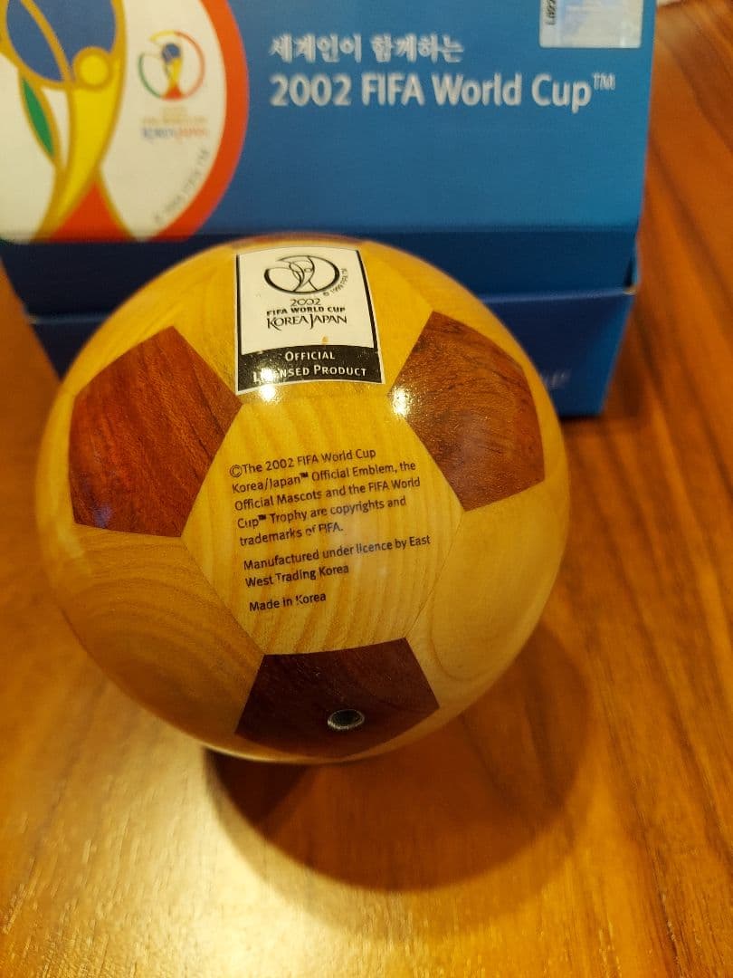 2002 FIFA World Cup 木製ミニサッカーボール