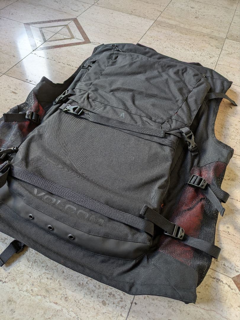 新品タグあり　Volcom ベスト　IGUCHI SLACK VEST Lサイズ