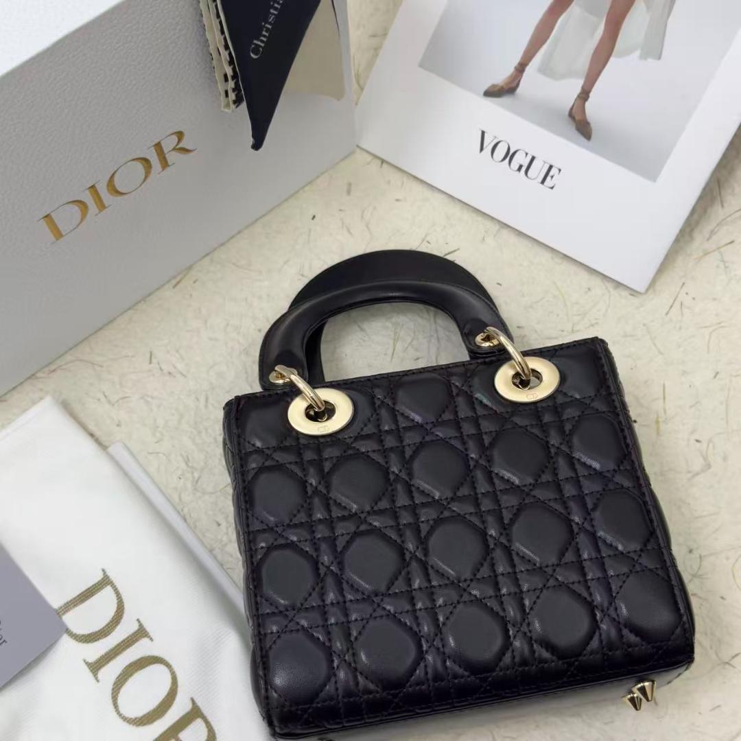Dior✨状態良好✨ブラック キルティングバッグ~~！