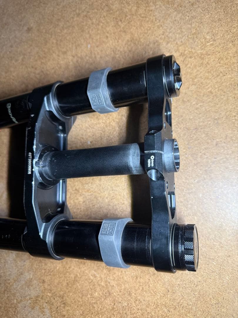 パーツ RockShox BoXXer 29 180mm