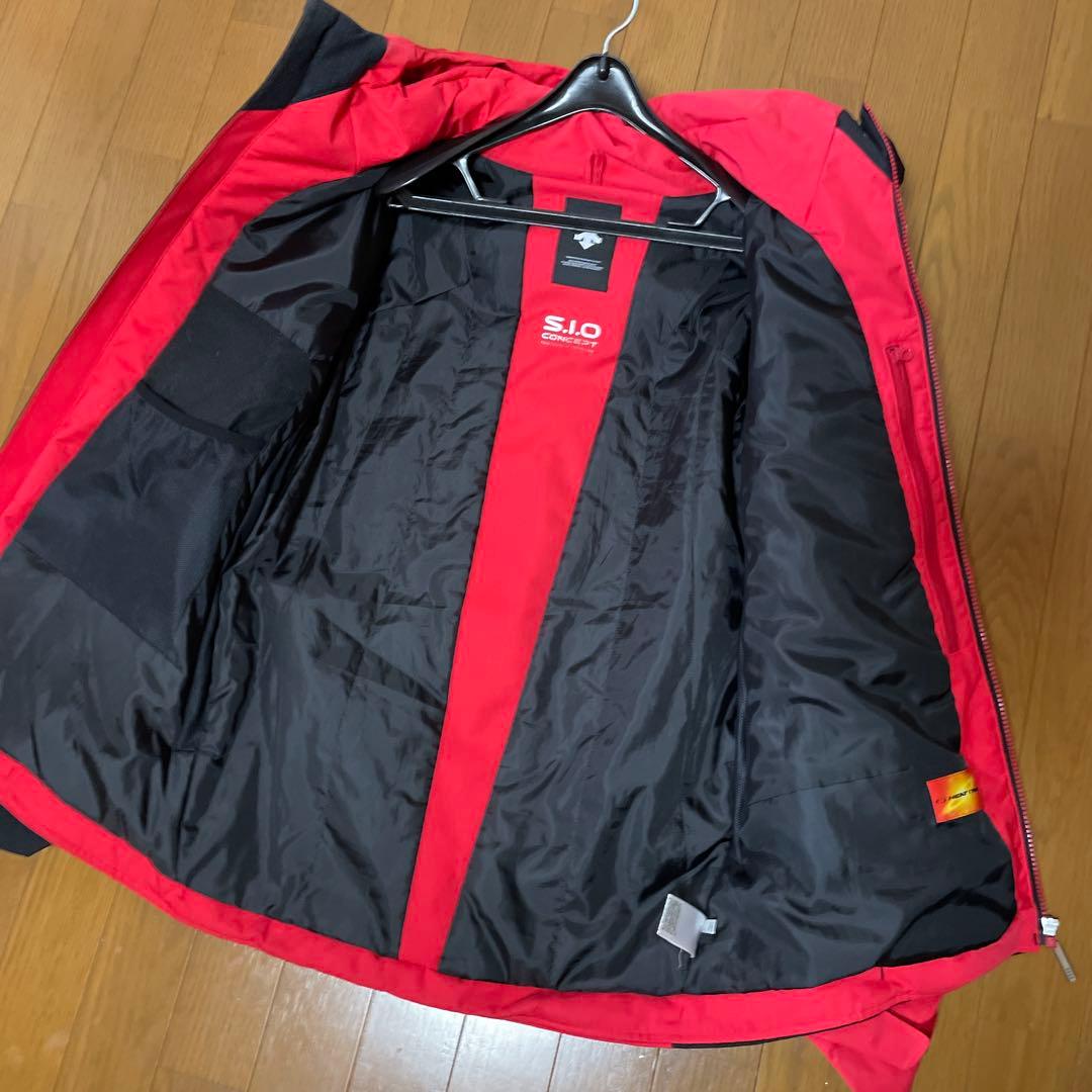 超美品スノーボードウェア上のみMサイズ 赤/黒