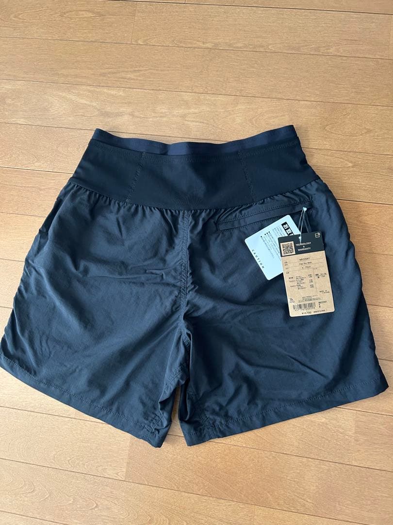 ノースフェイス　フリーランショーツ　M 未使用品 ブラック同色ロゴ