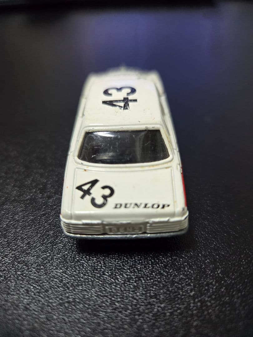 トミカ　メルセデスベンツ450 SEL　 ダンロップ仕様　箱なし