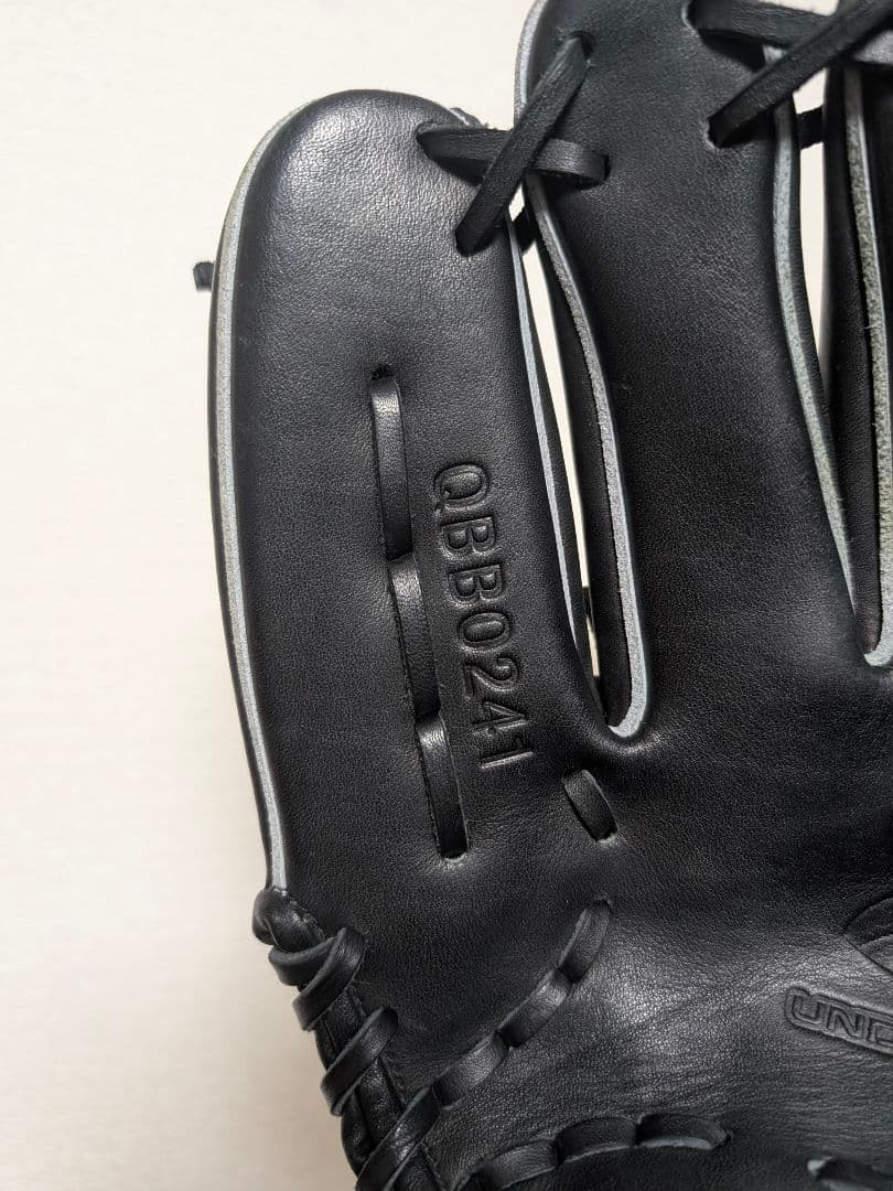 Under Armour 軟式グローブ 黒　投手用　左投げ