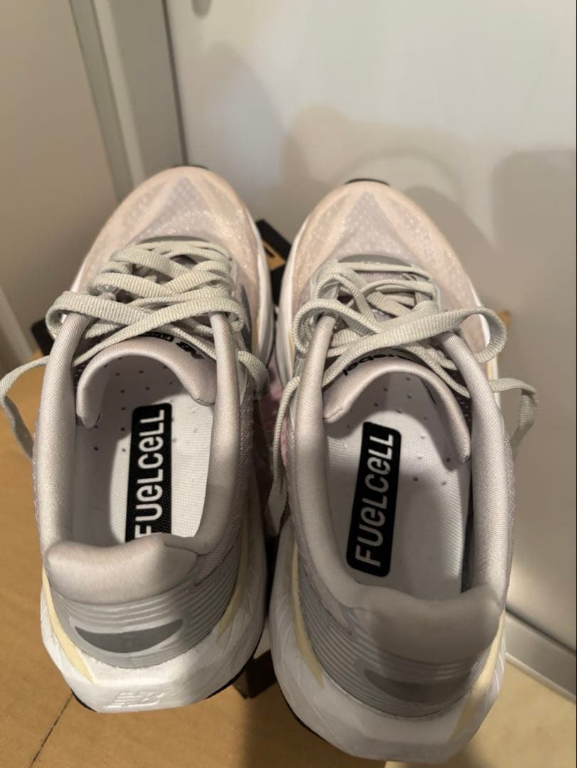 スパイク・シューズ new balance fuelcell rebel v5 23cm